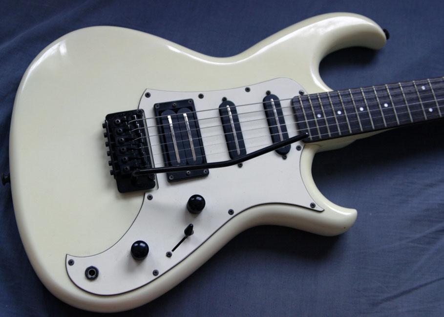 Sold Guitars / Aria Pro II RS Wildcat White