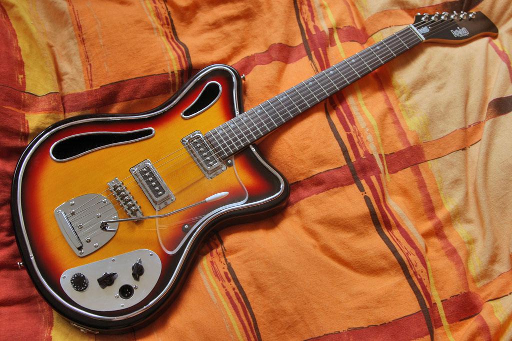 Sold Guitars / Eastwood Saturn 63