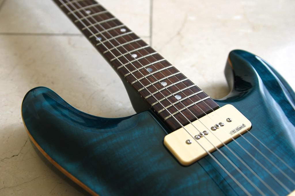 Sold Guitars / Fret King Elan 70 SP