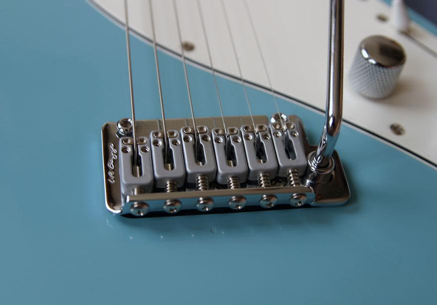 Sold Guitars / Line 6 Variax 600 Blue