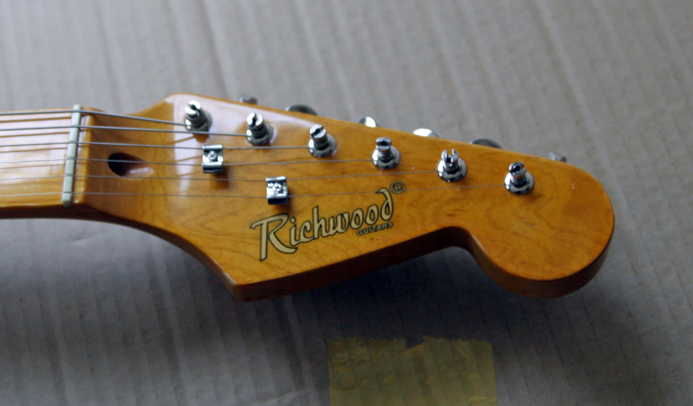 Guitars / Richwood RE-62 VWH
